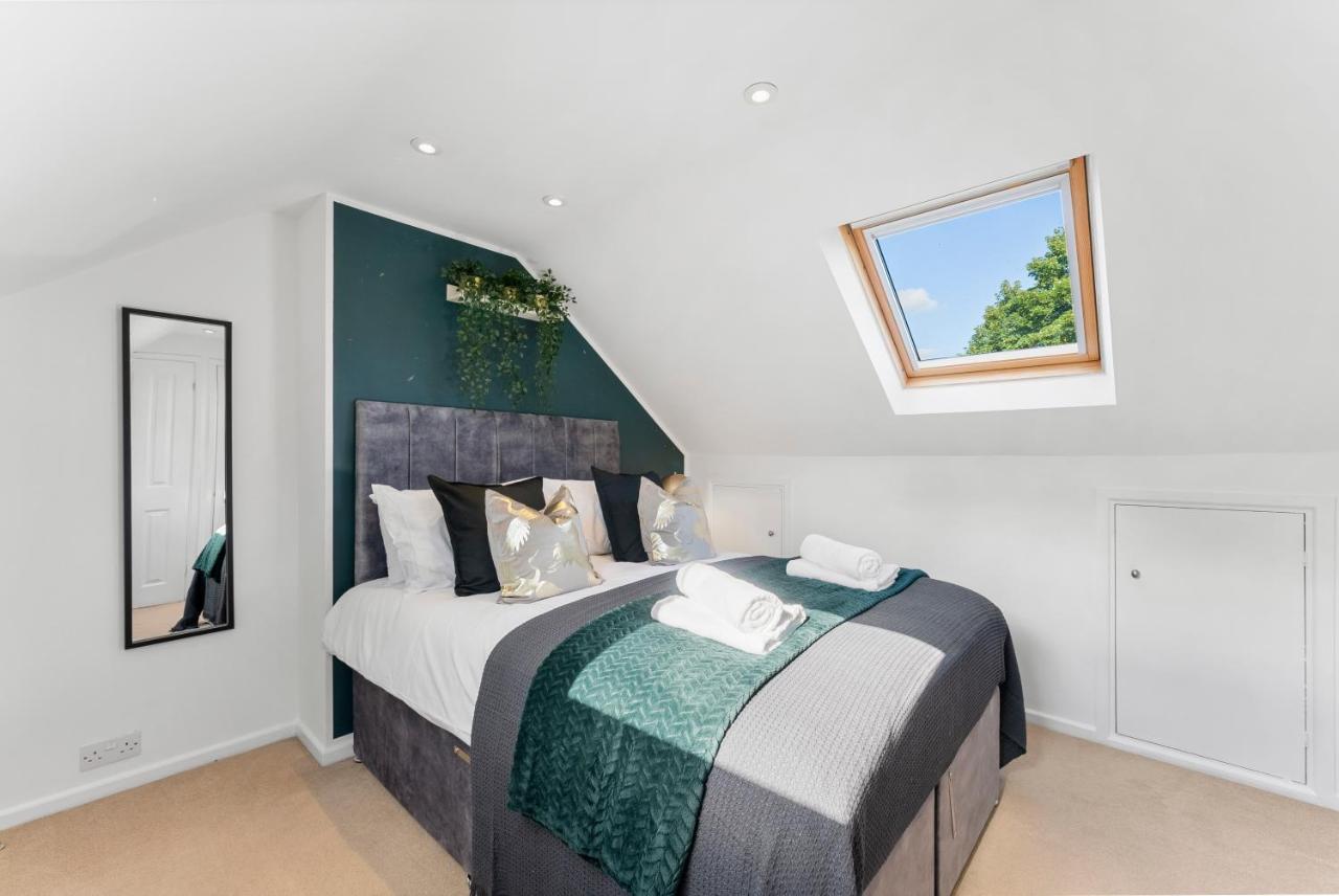 Boutique 4 Bed - Parking And Garden Apartment *