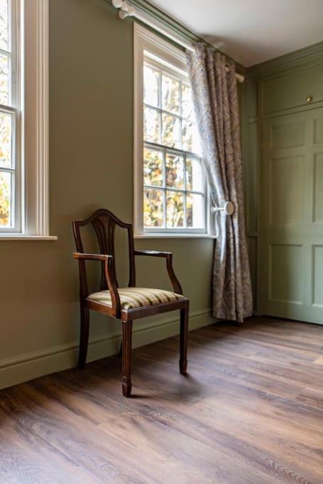 Next To Abbey & Baths - Gorgeous Georgian House Apartment