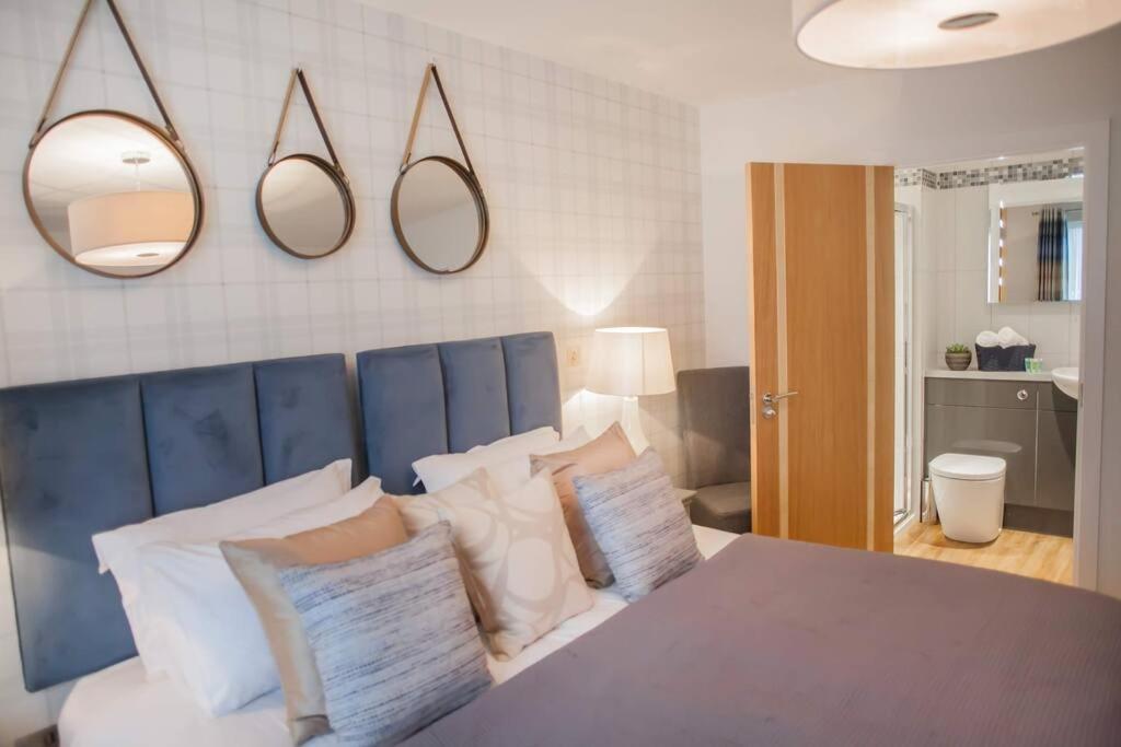 Apartment Modern & - Two Bedroom & Two Bathroom Bath