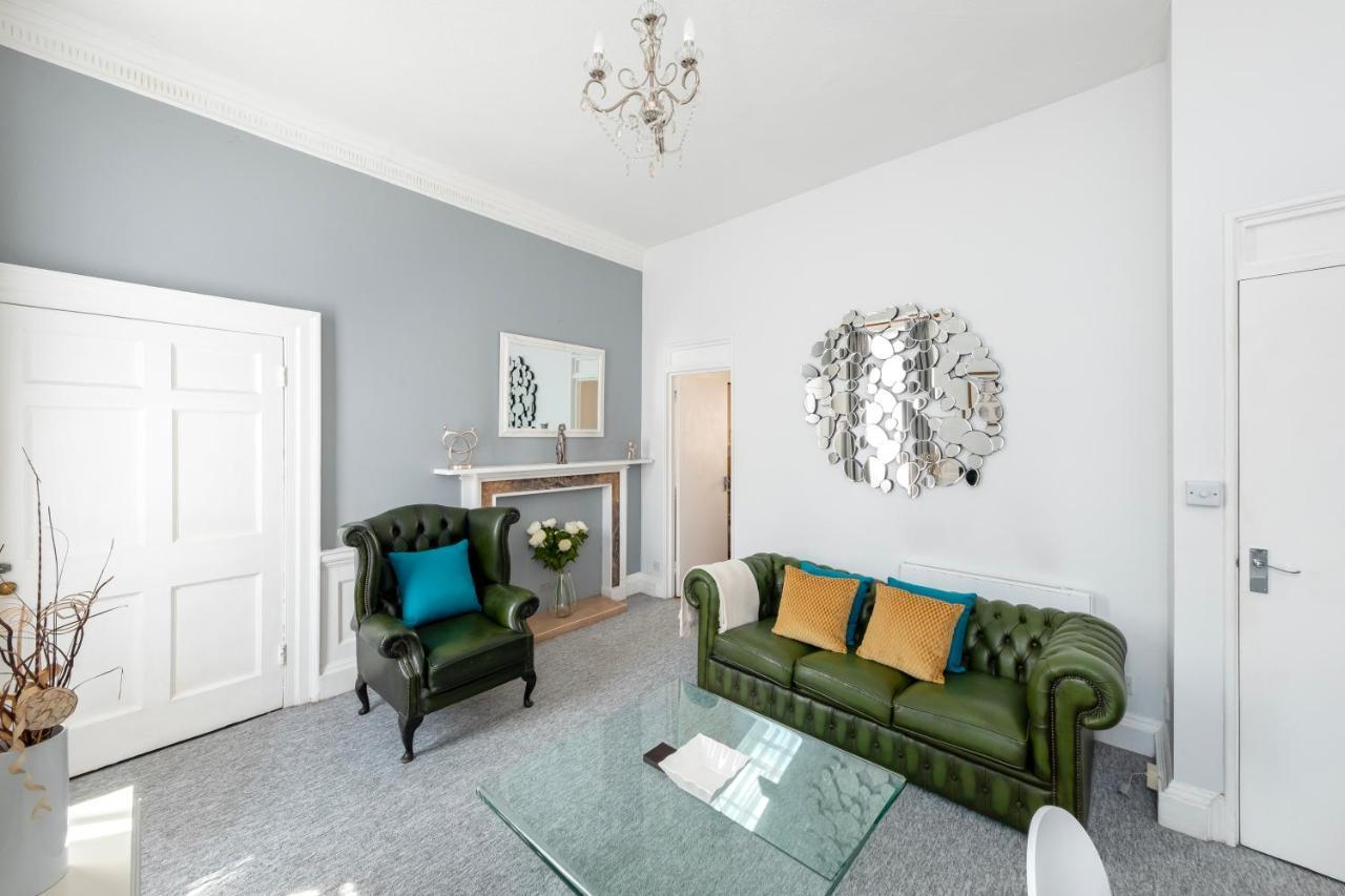 Super City Centre - Two Bedrooms, Perfect Location Apartment
