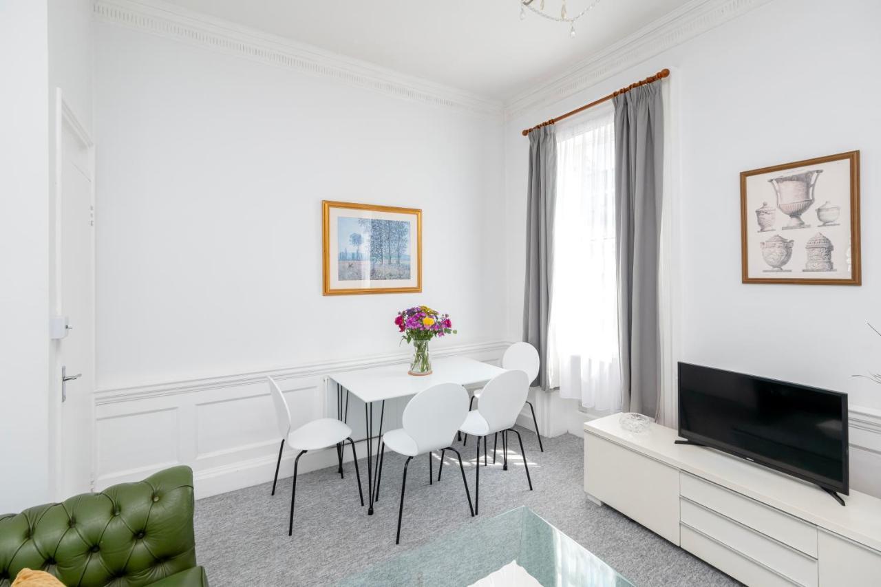 Super City Centre - Two Bedrooms, Perfect Location Apartment