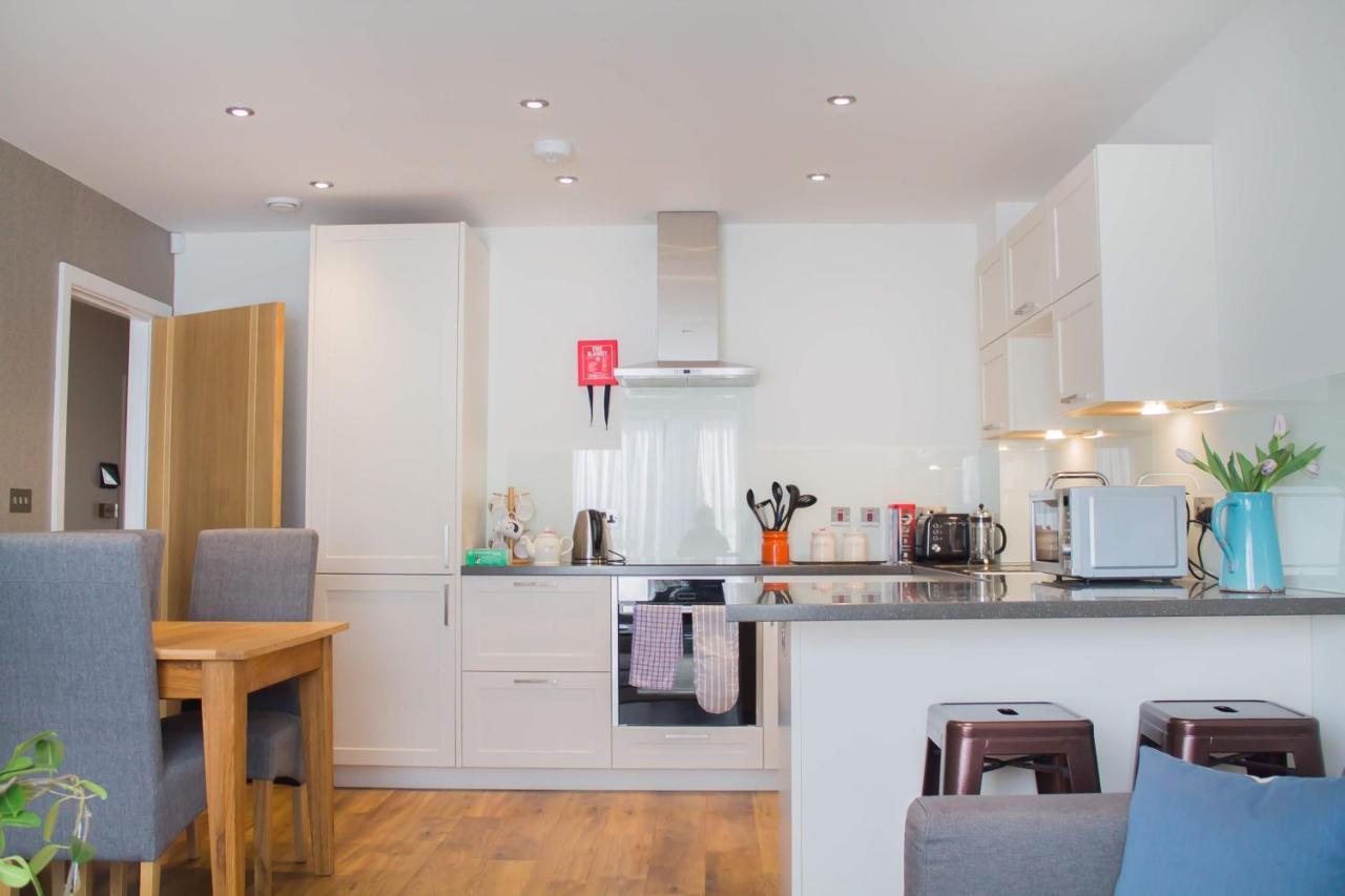 Modern & - Two Bedroom & Two Bathroom