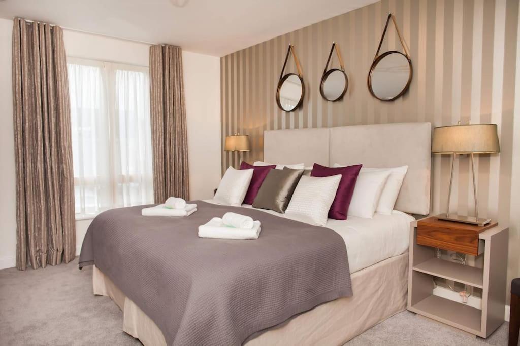 Apartment Stylish And Two Bedroom & Two Bathroom With Free Parking Bath