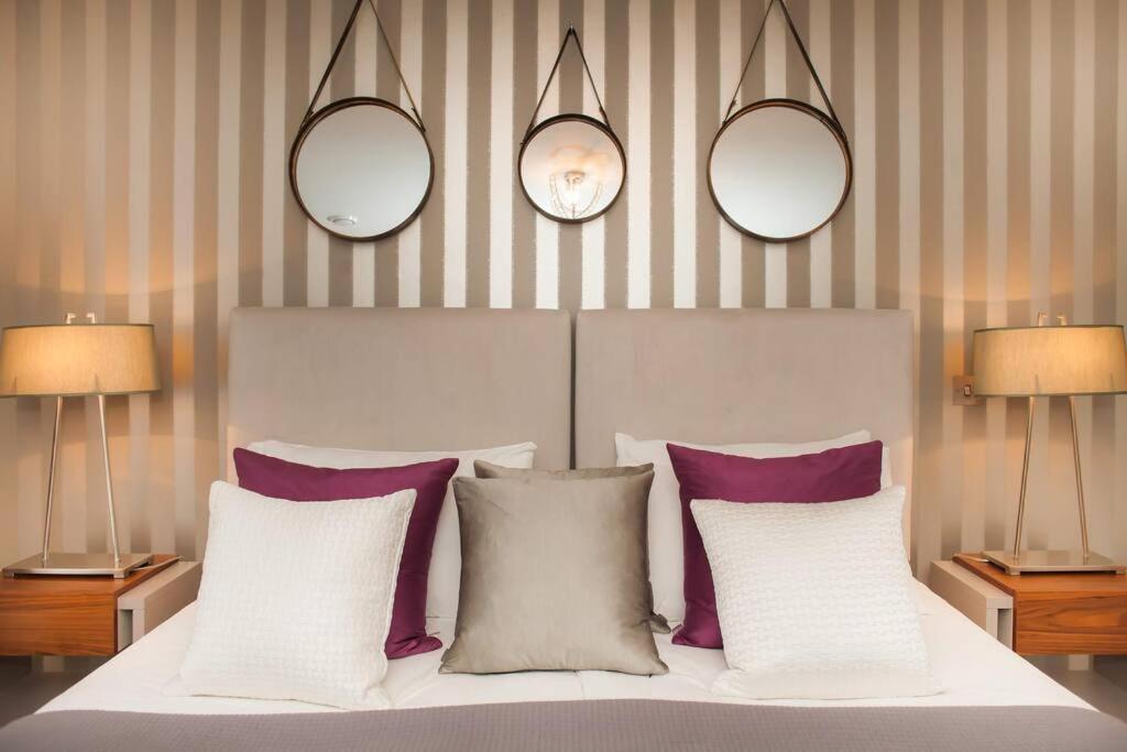Stylish And Two Bedroom & Two Bathroom With Free Parking *