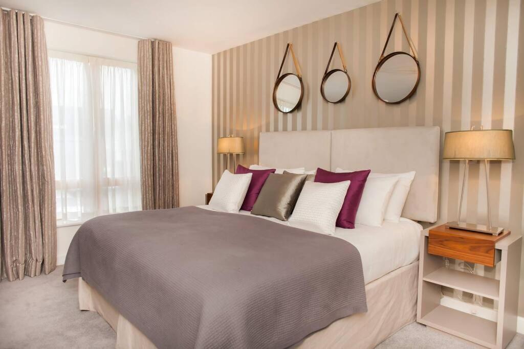 Stylish And Two Bedroom & Two Bathroom With Free Parking *