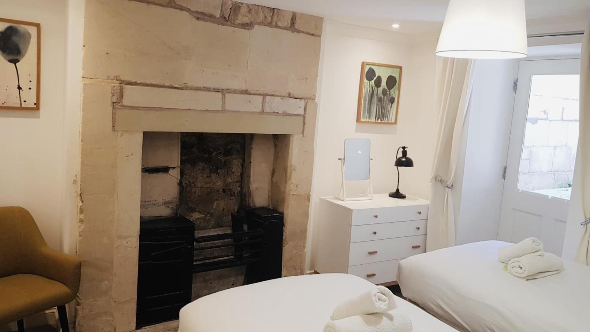 Ceres Newly Refurbished 3 Bedroom In Heart Of * Bath