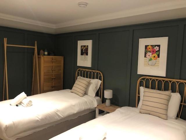 Ceres Newly Refurbished 3 Bedroom In Heart Of Apartment *