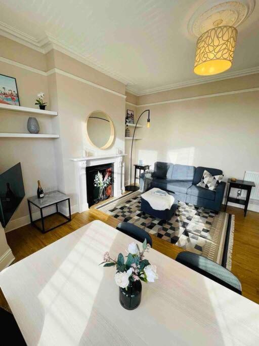 Bright, Spacious With Off-road Parking Apartment