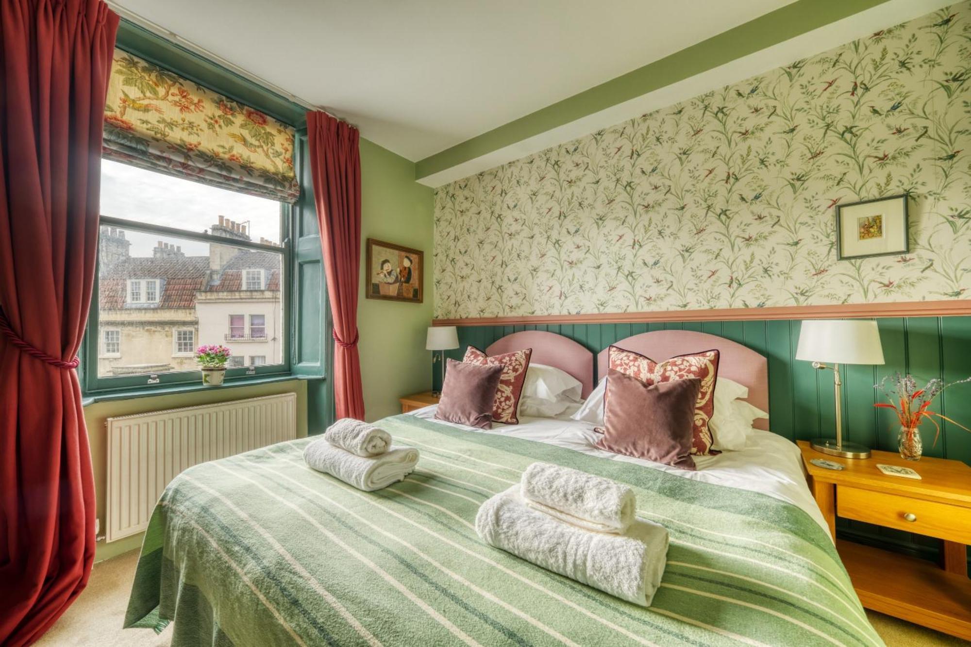 Hill House Guest house 4*