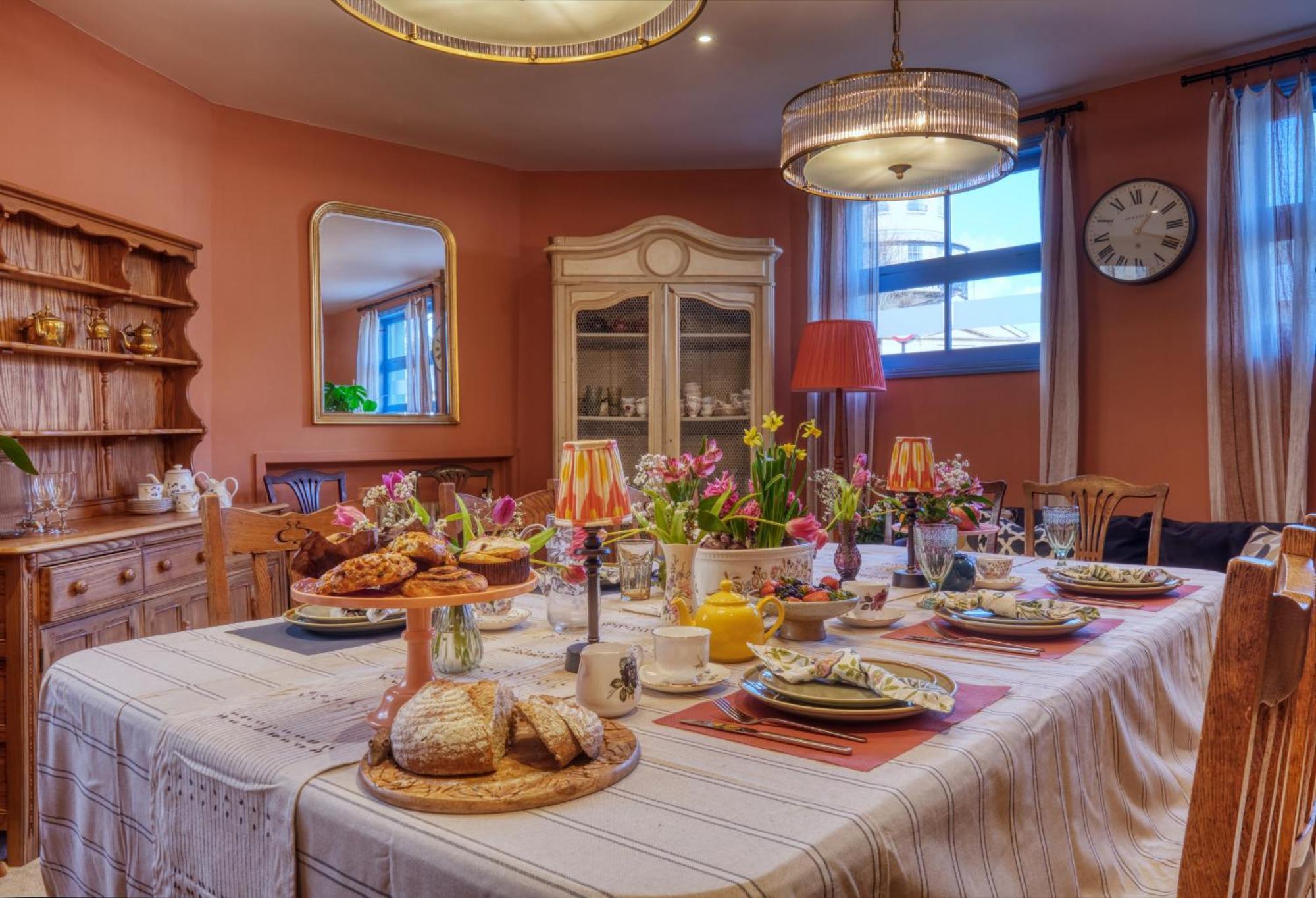 Guest house Hill House 4*