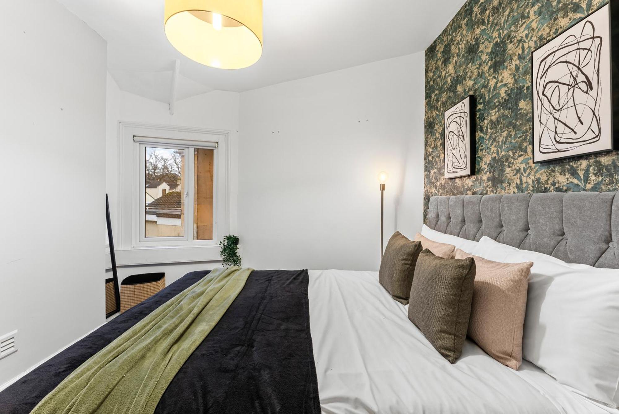 Holiday home Lovely 2 Bed In - Parking Bath