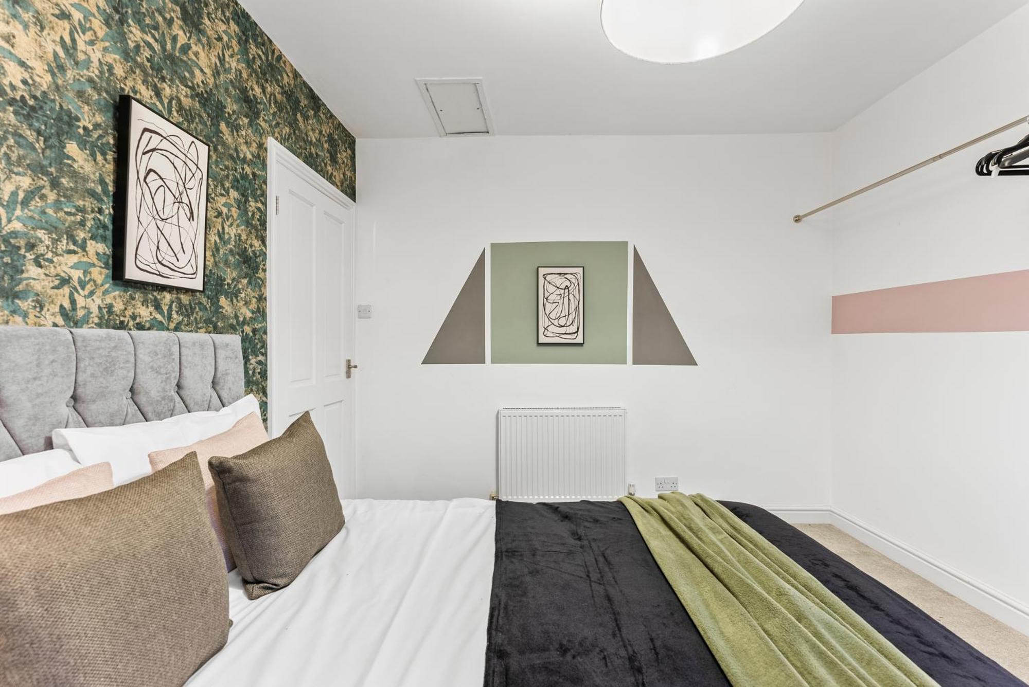 Lovely 2 Bed In - Parking *