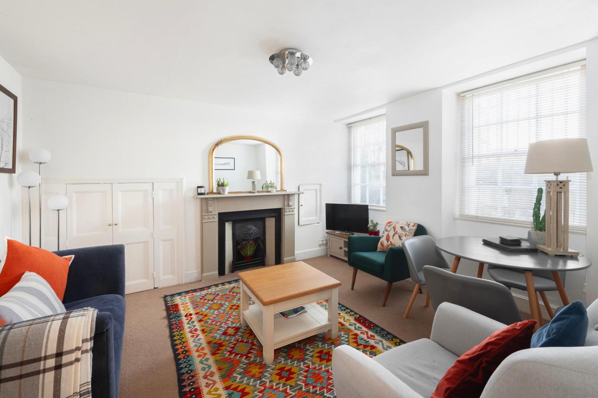 Parade Watch Apartment