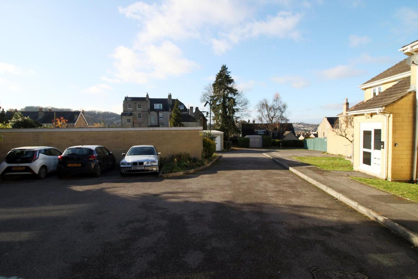 Cohost Partners- Free Parking Close To Town Apartment *