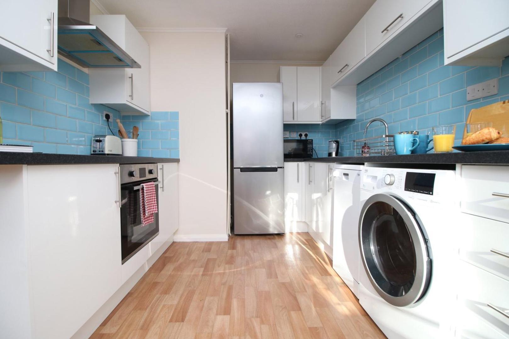 Cohost Partners- Free Parking Close To Town Apartment