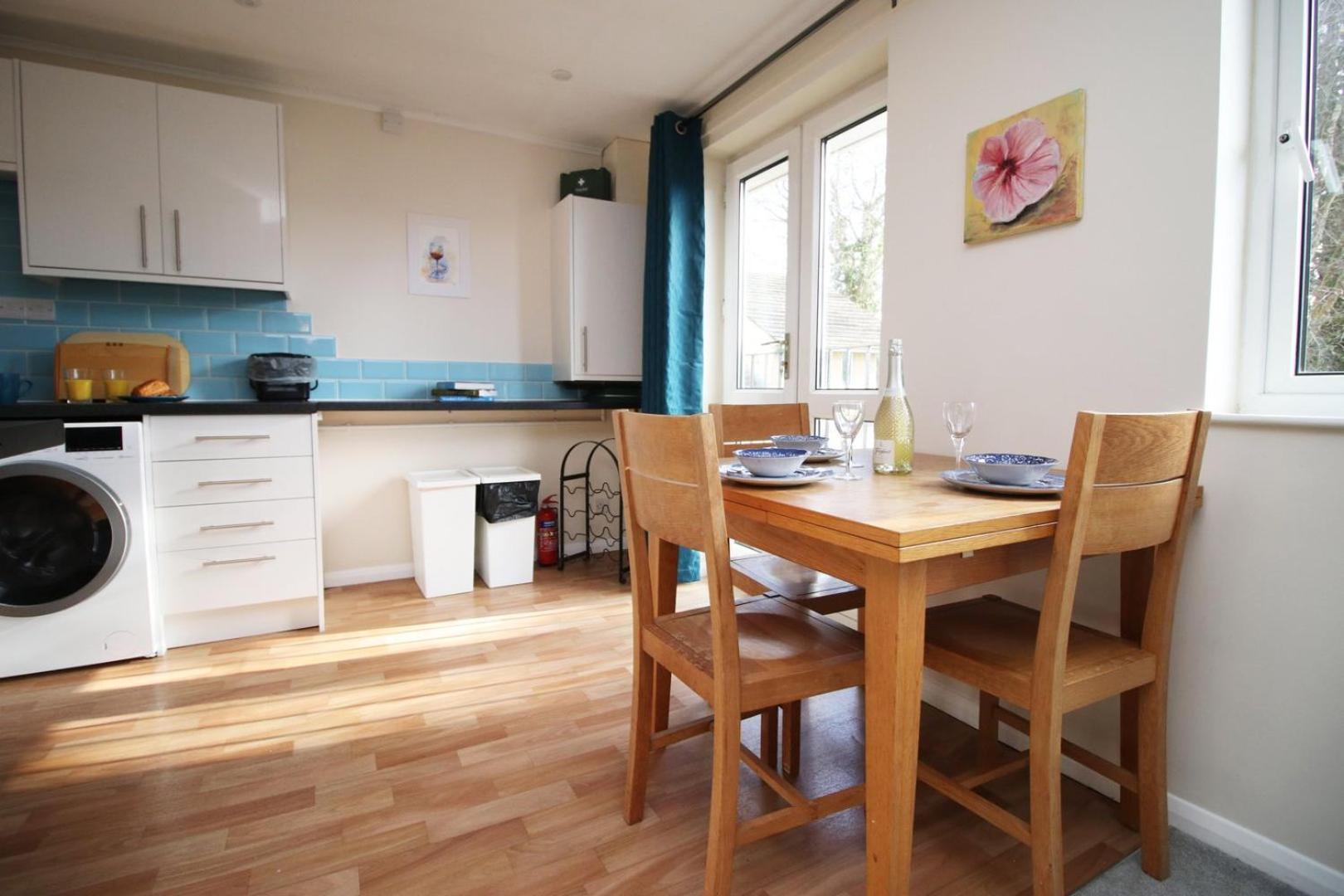 Cohost Partners- Free Parking Close To Town * Bath