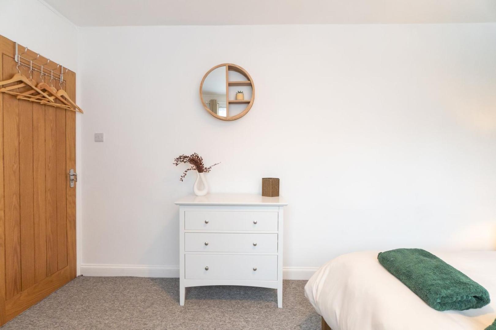 Guest house Wifi | Parking | Near Major Attractions