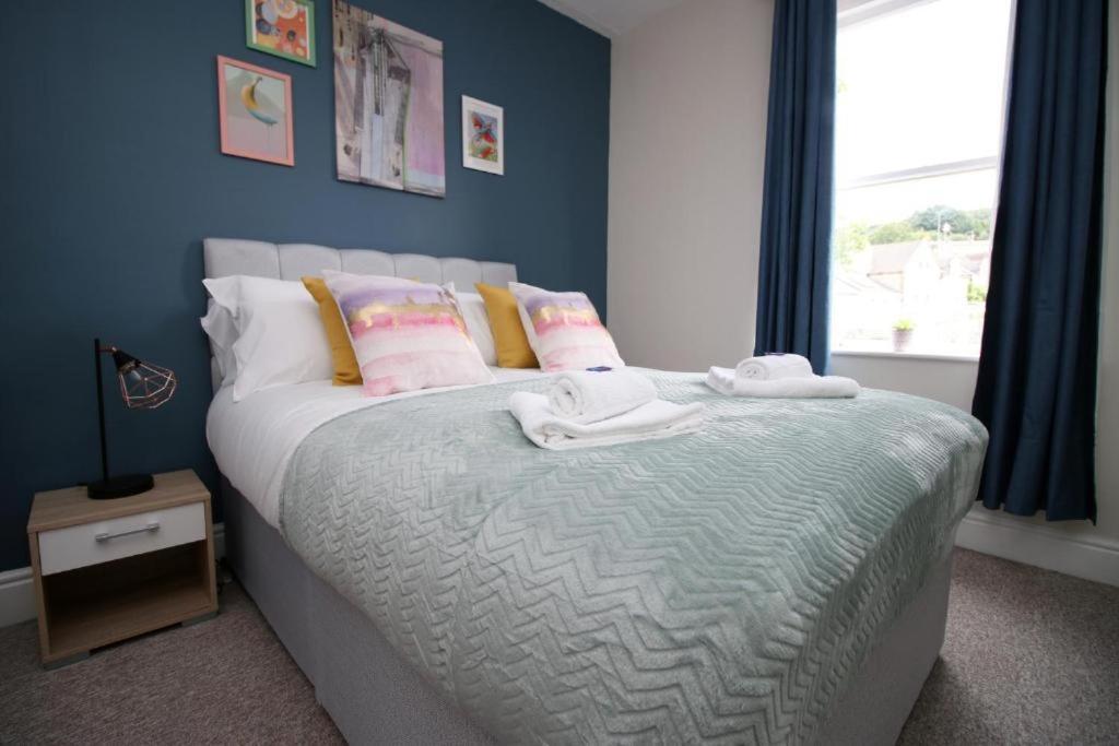 Stylish 2br Getaway Near Bath's Spots! Apartment Bath