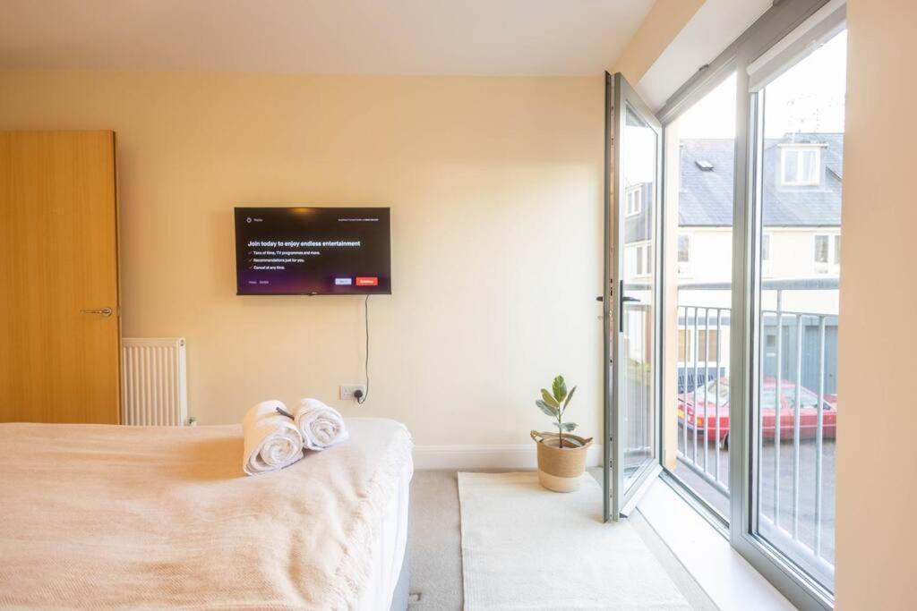 The Wellness Lodge- Gym, Table Tennis, Cinema, Parking And More! Bath