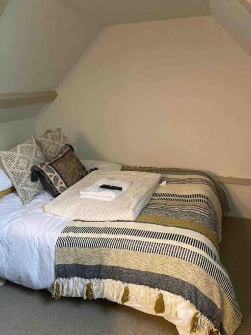 The Snug - Cosy In Grade Ii Listed Building * Bath