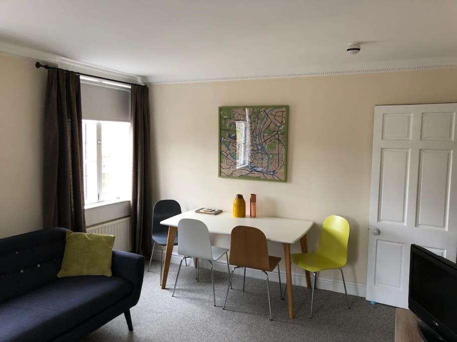 **spotless, Bright 2 Double Bed, Period Features** Bath
