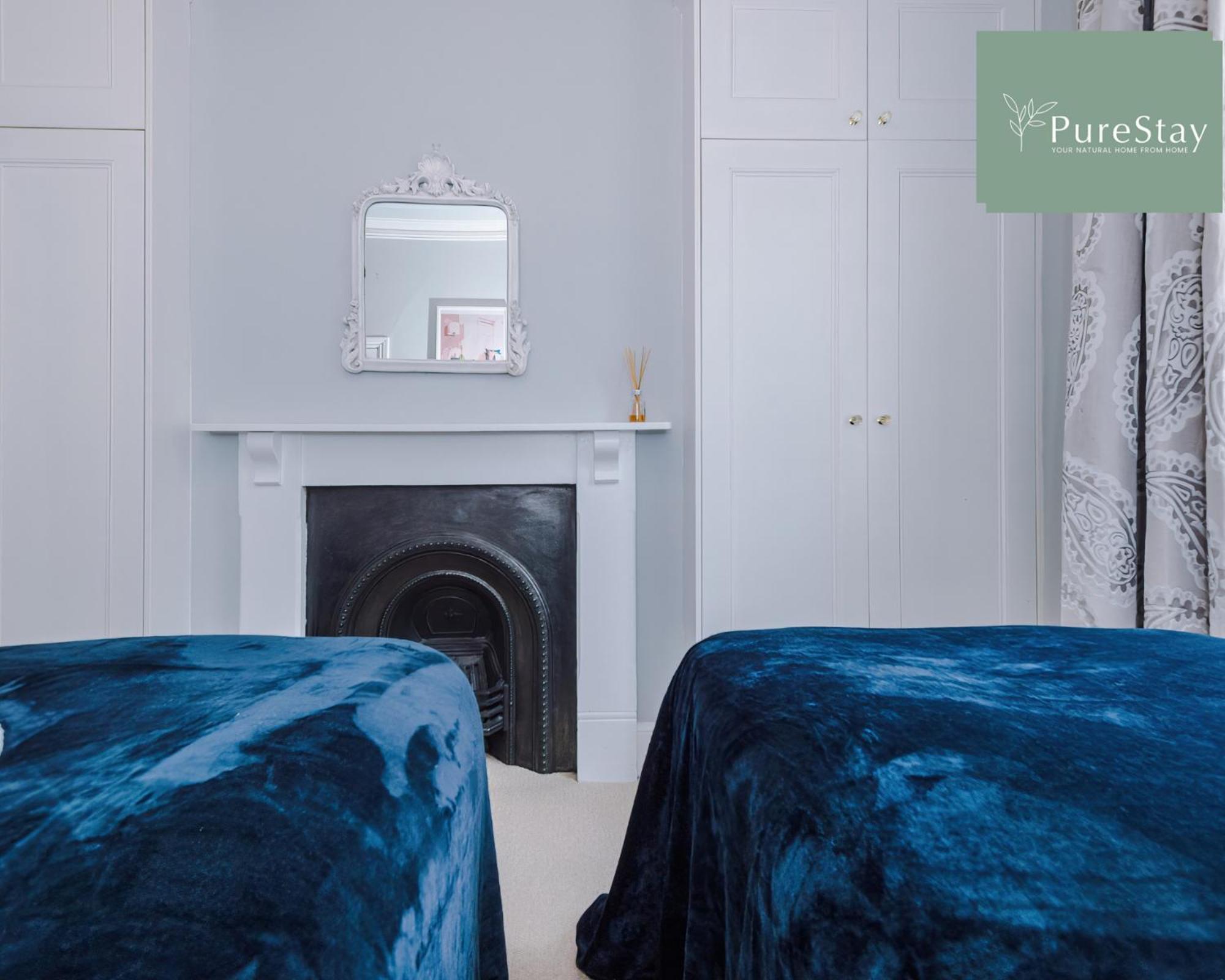 Holiday home Huge Four Bedroom Townhouse By Purestay Short Lets & Serviced Bath