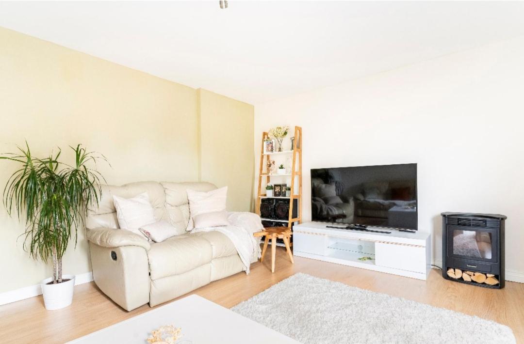 Homestay Cosy Near The Centre With Free Parking