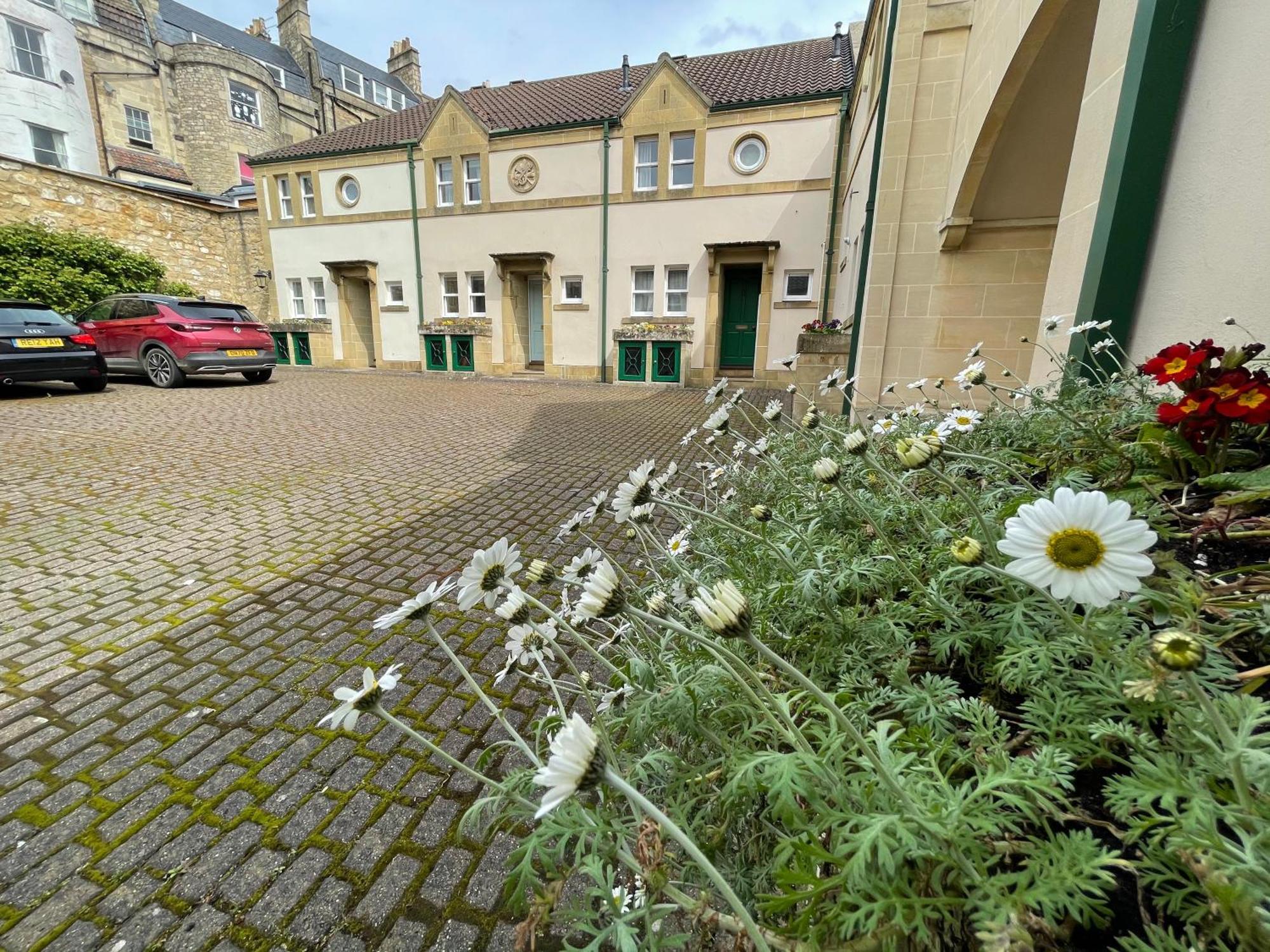 Holiday home Circus Mews Townhouse:2 Beds:2 En-suite Baths:parking:city Centre:quiet Area