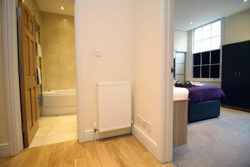 Beautiful 2 Bedroom In * Bath
