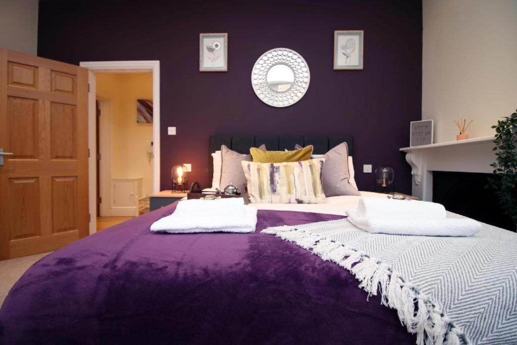 Beautiful 2 Bedroom In Apartment Bath