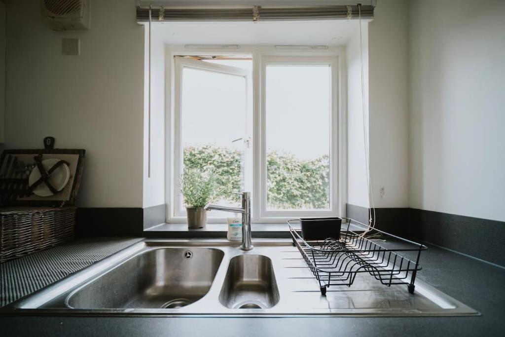 Linen Cottage- Parking, Leds, 4k Tvs, 5g Wifi And More! Bath