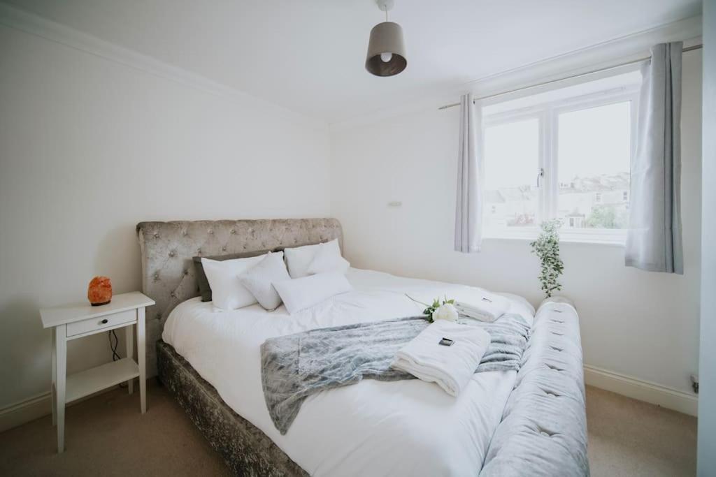 Holiday home Linen Cottage- Parking, Leds, 4k Tvs, 5g Wifi And More! Bath