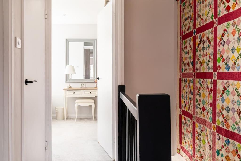 Premium House W Parking - Walk Everywhere Holiday home
