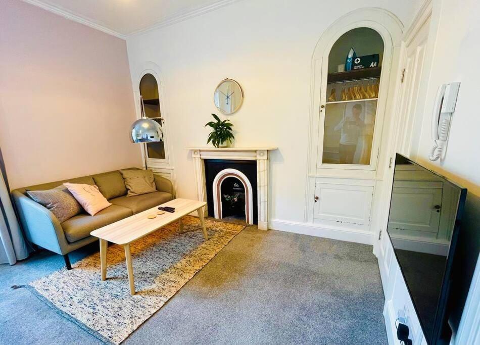 Apartment Flat With Parking Permit
