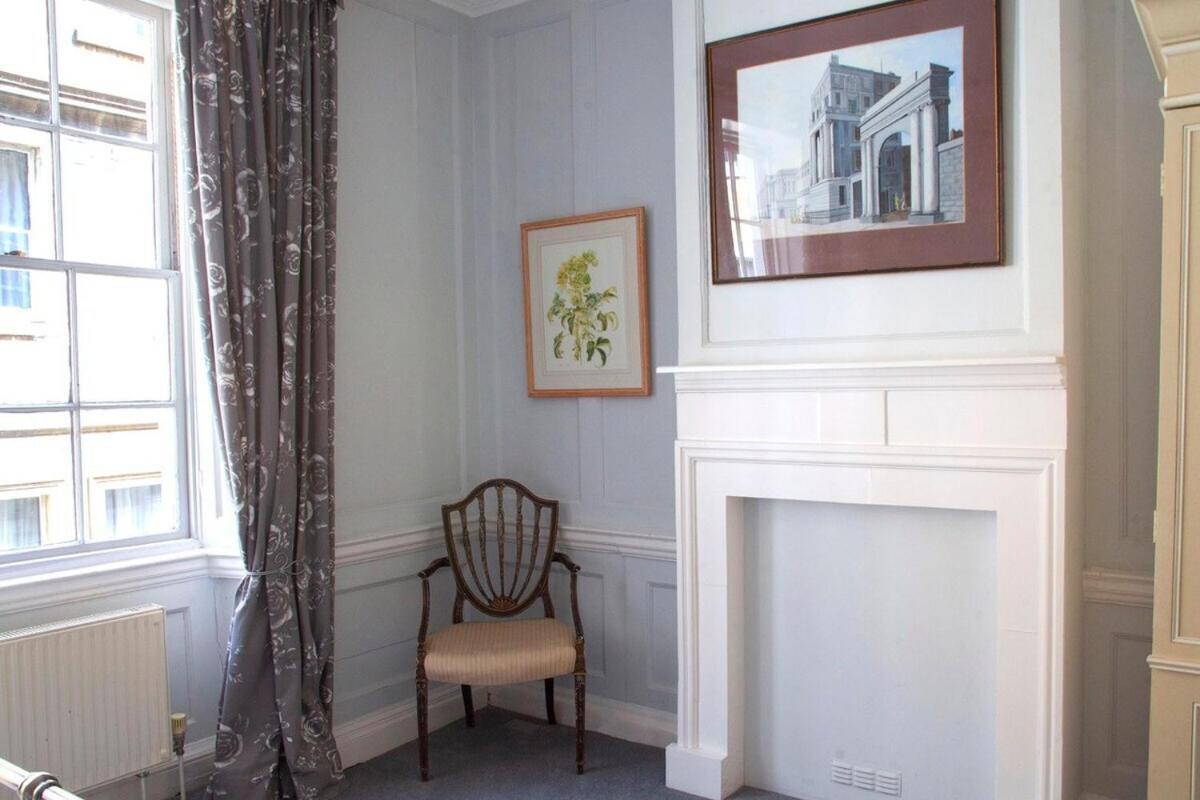 The Georgian Townhouse @ Pierrepont Place Apartment *