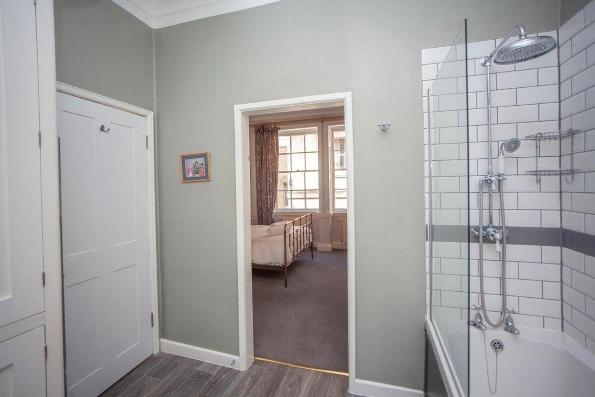 The Georgian Townhouse @ Pierrepont Place *