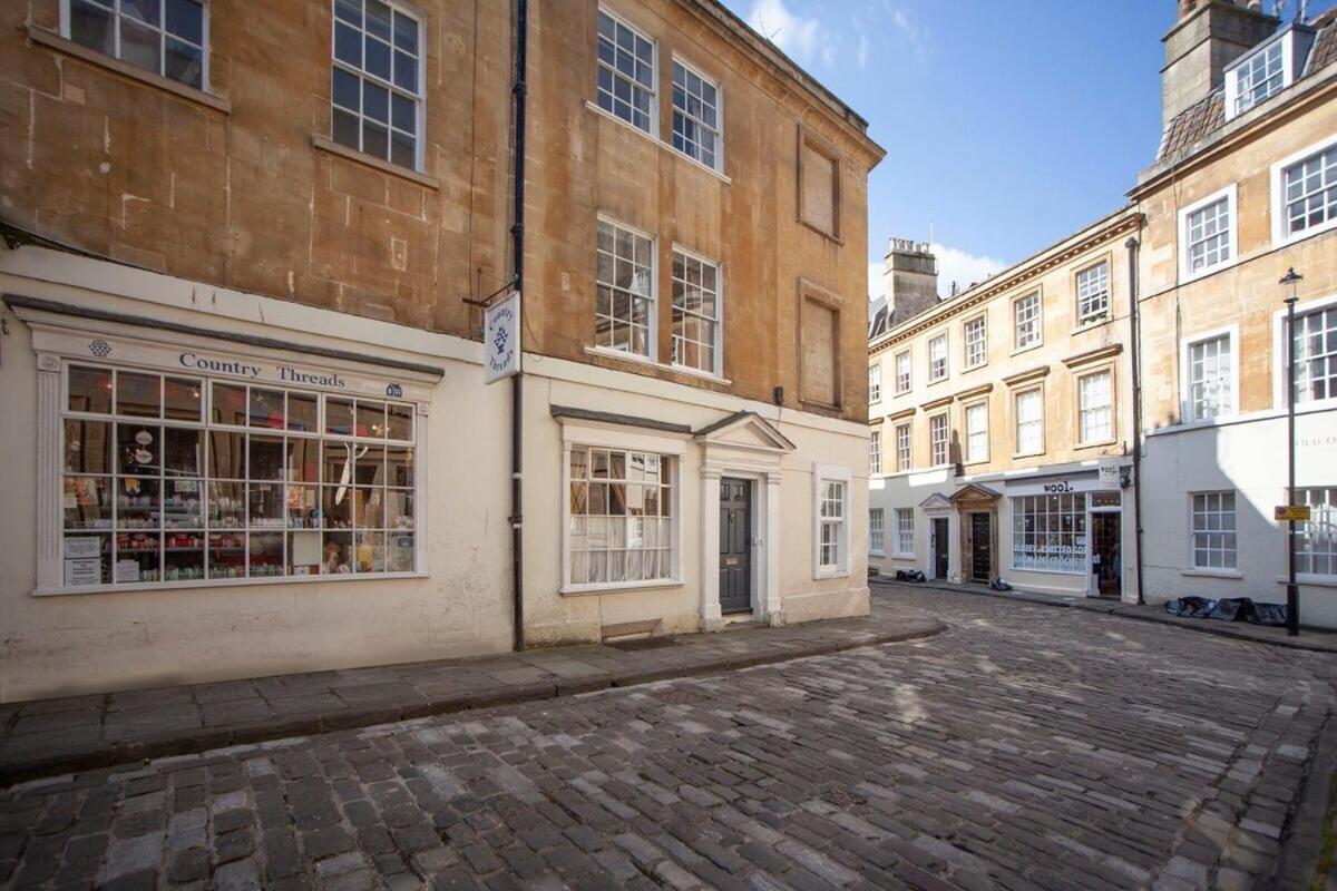 The Georgian Townhouse @ Pierrepont Place Apartment