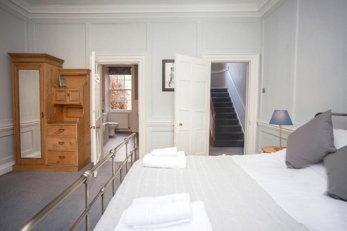 The Georgian Townhouse @ Pierrepont Place