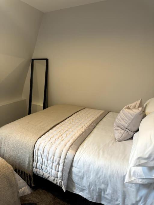 Villa Stylish Modern Townhouse With Private Parking Bath