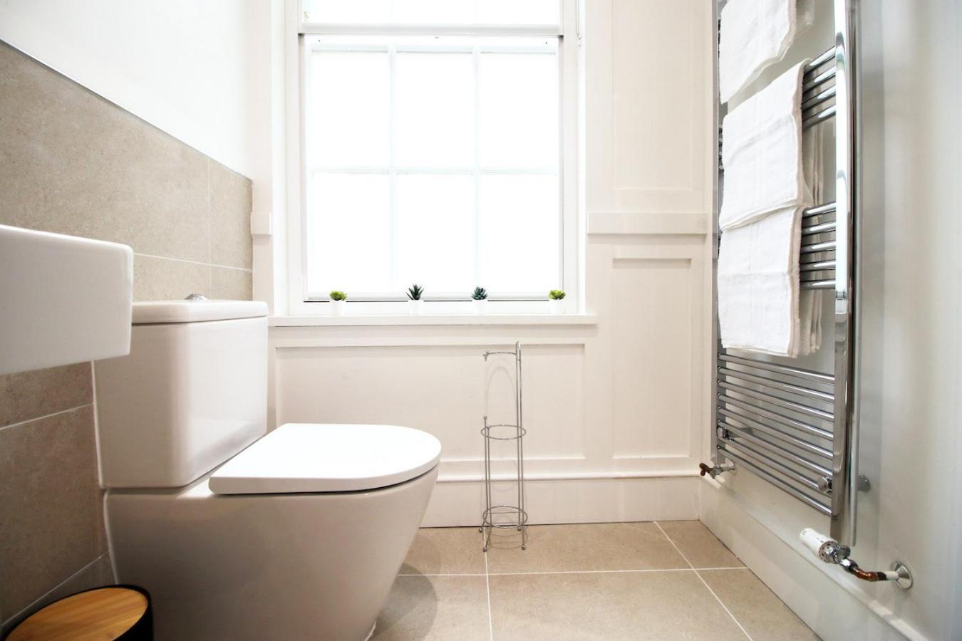 Views At Kingsmead Flat Apartment Bath