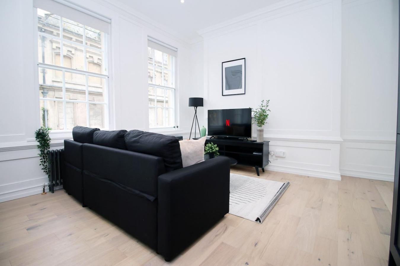 Views At Kingsmead Flat Apartment *