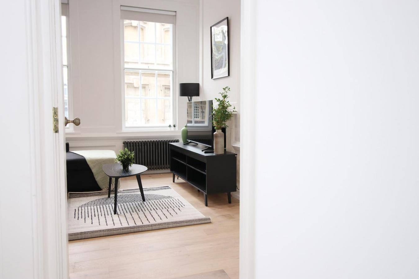 Views At Kingsmead Flat Apartment Bath