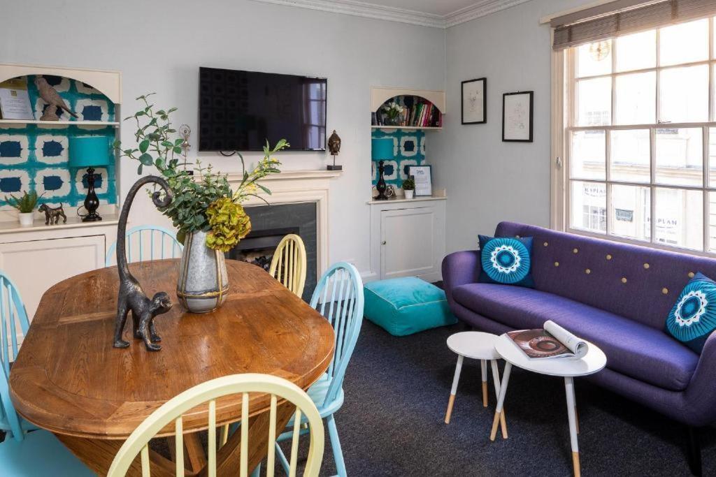 Dream - Trim Street Townhouse With Hot Tub Bath