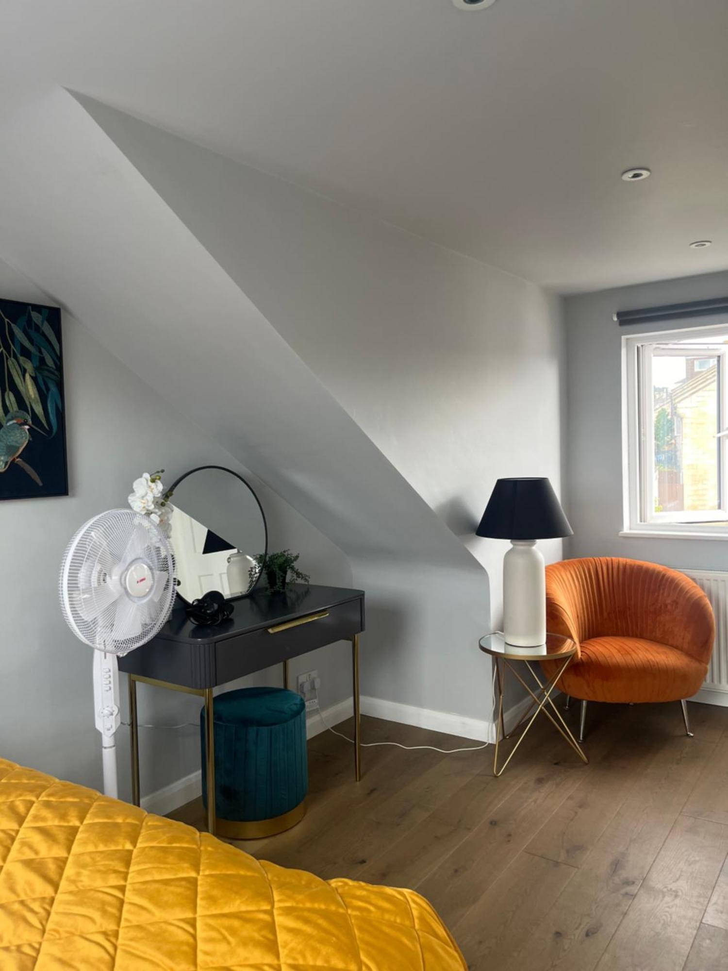 Spacious And Stylish Holiday home Bath