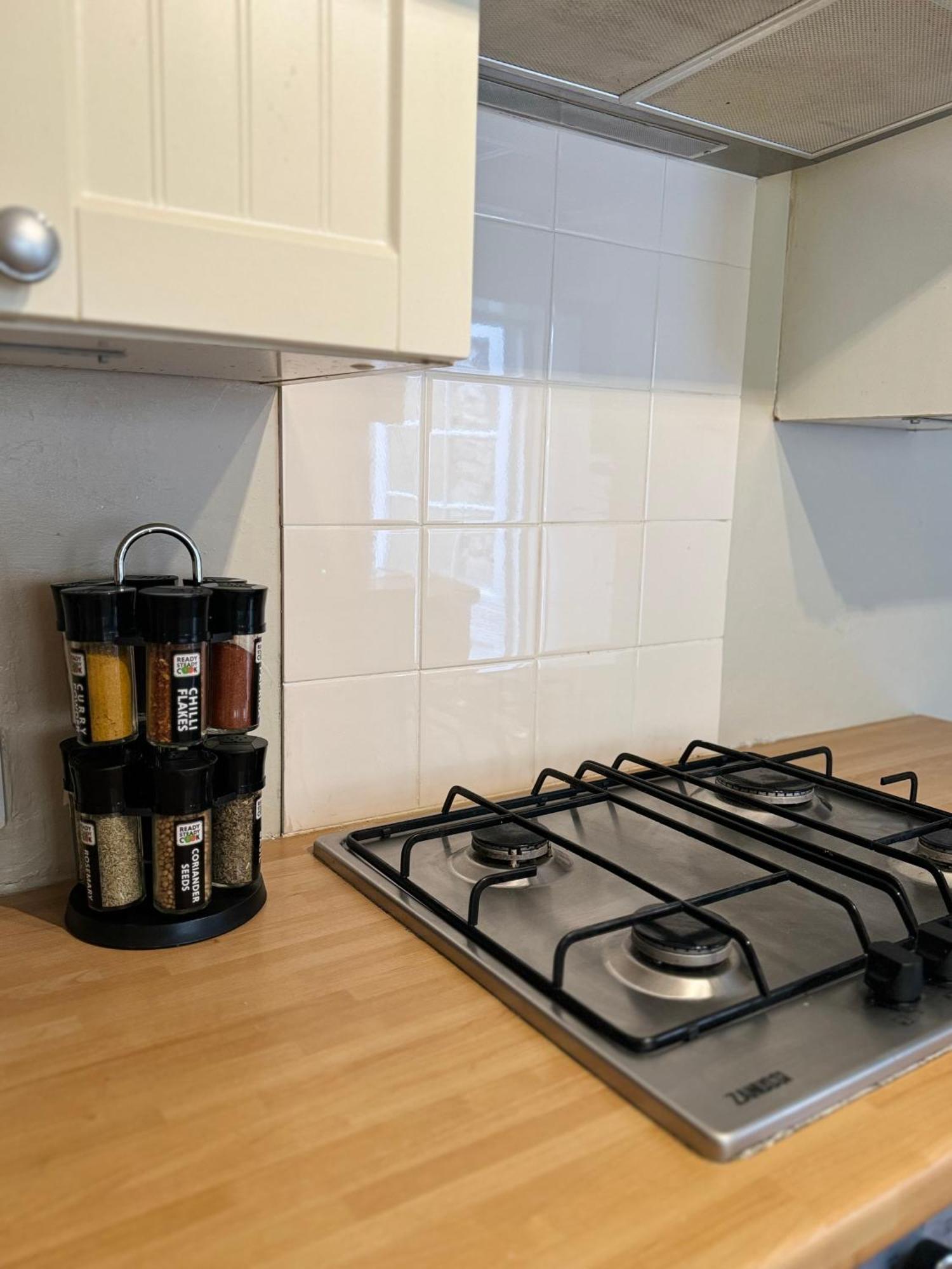 Holiday home Beautiful Townhouse Next To Royal Victoria Park And Botanical Gardens Within Easy Walking Distance To Centre