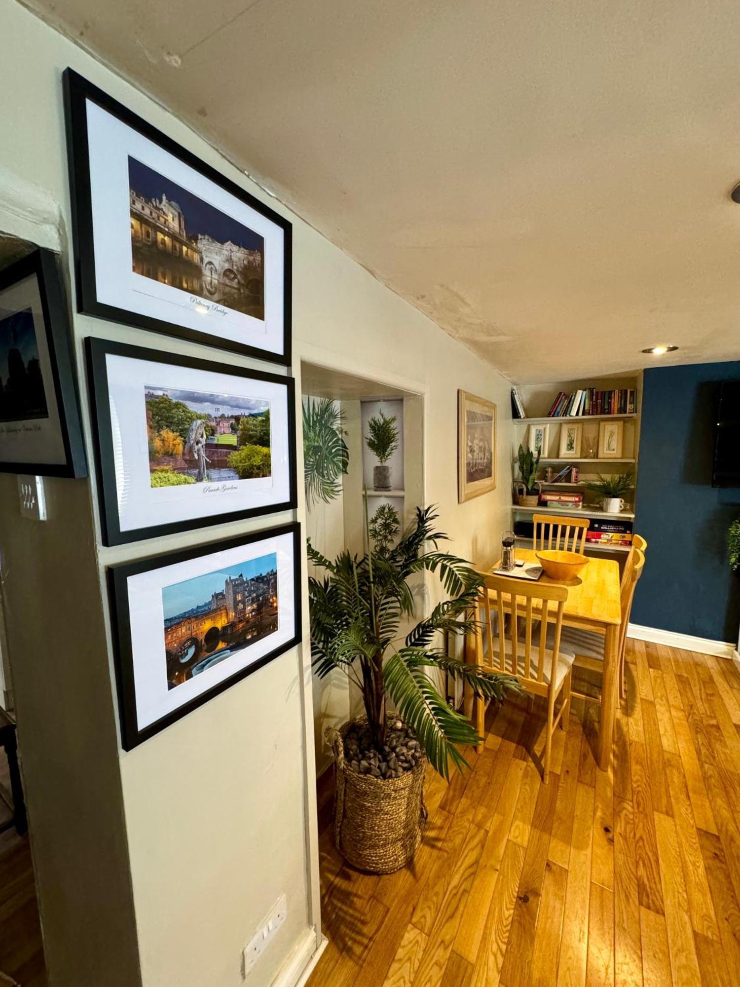 Beautiful Townhouse Next To Royal Victoria Park And Botanical Gardens Within Easy Walking Distance To Centre *