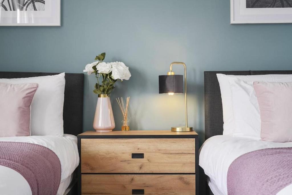 The Exquisite Gem Of Central Bath - Sleeps 8 Apartment