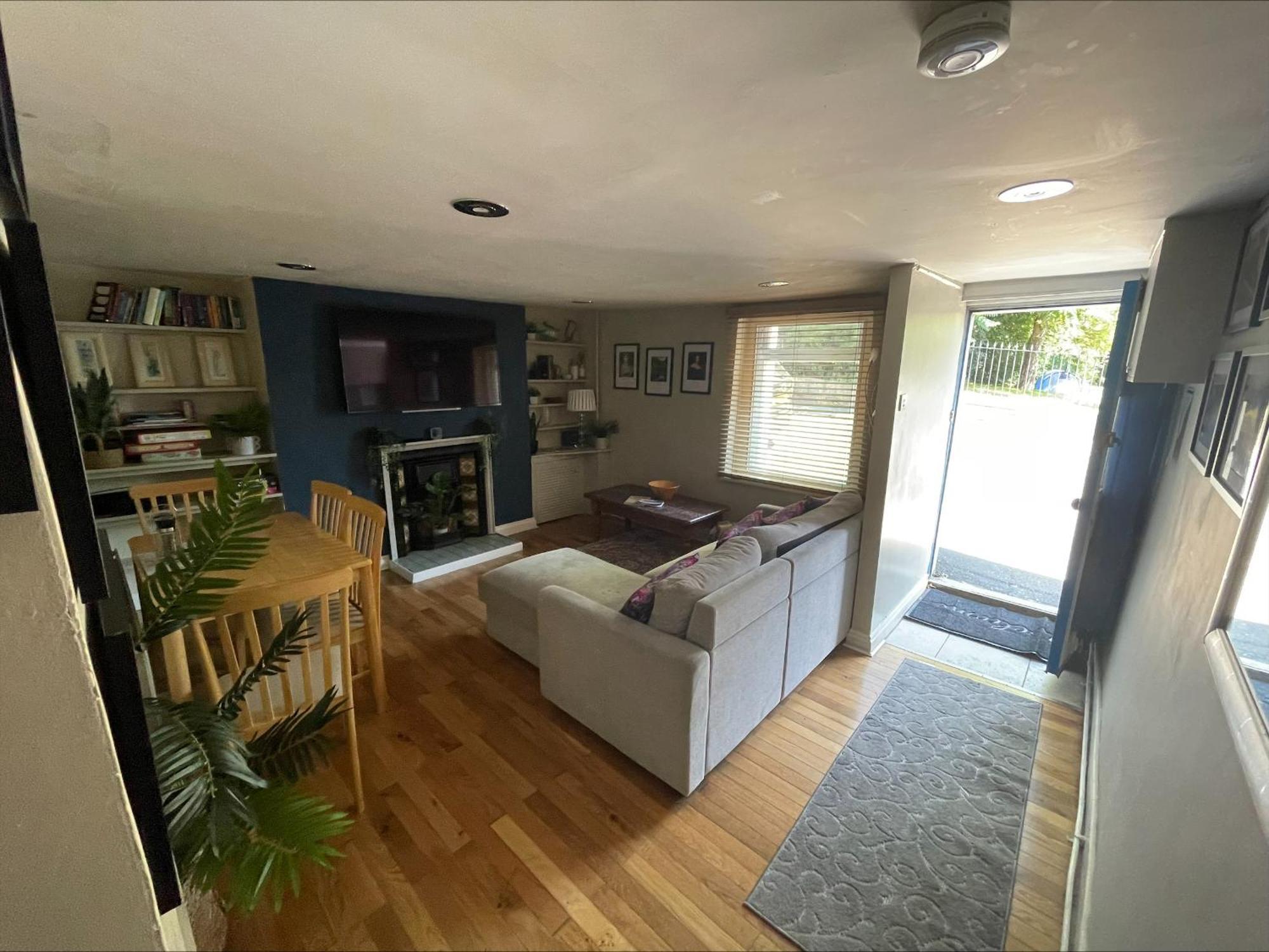 Holiday home Beautiful Townhouse Next To Royal Victoria Park And Botanical Gardens Within Easy Walking Distance To Centre
