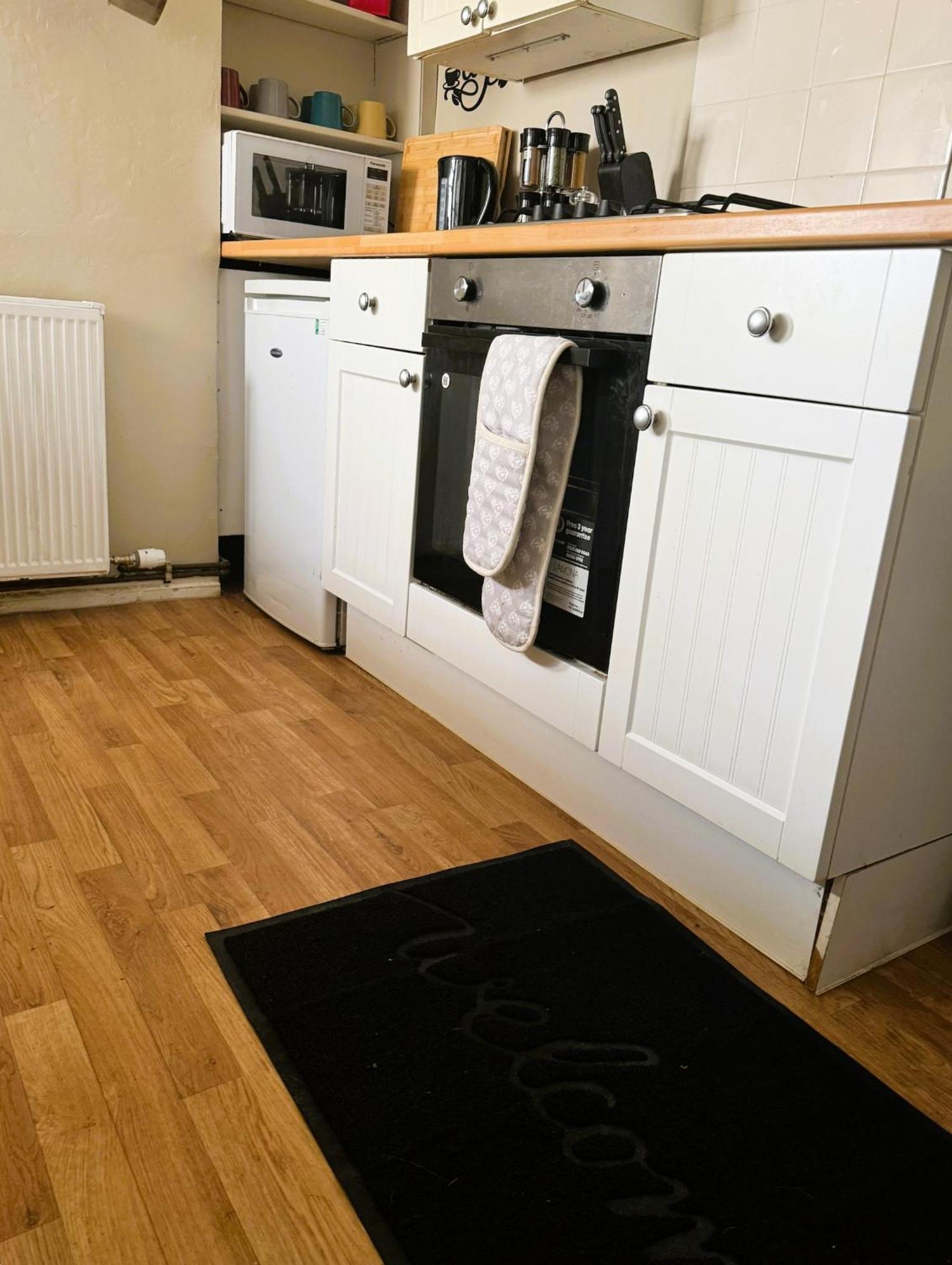Beautiful Townhouse Next To Royal Victoria Park And Botanical Gardens Within Easy Walking Distance To Centre Holiday home *