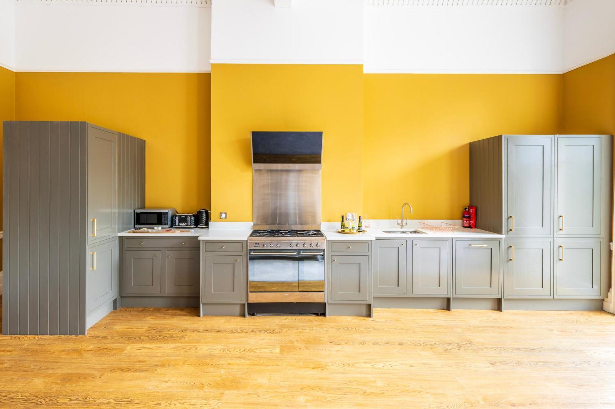 Spectacular Greenpark House - Prescott Bath